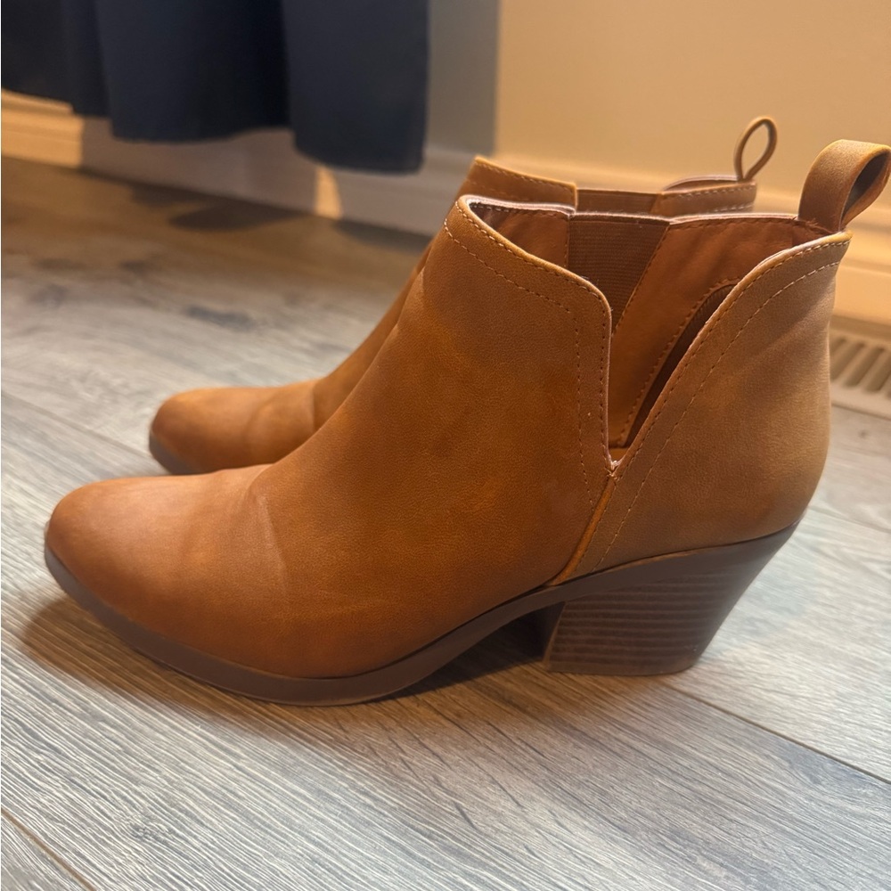 Women's Tan Ankle Boots